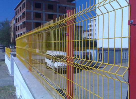 三角折彎護欄網(wǎng) 三角折彎護欄網(wǎng)